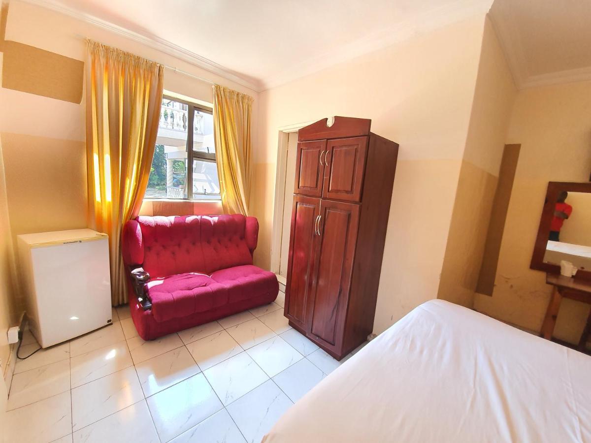 The Palace Guest House Harare Exterior foto
